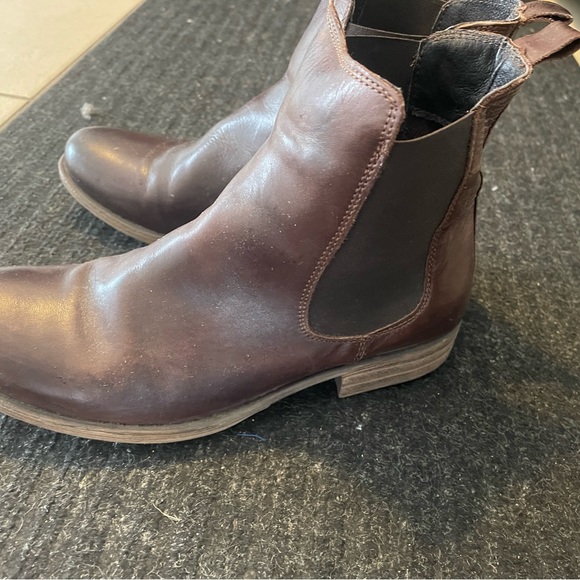 VP Little Burgundy Boots - Picture 1 of 1